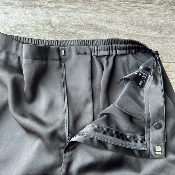 Uniqlo Satin Relaxed Straight Pants in Black - Picture 6 of 13
